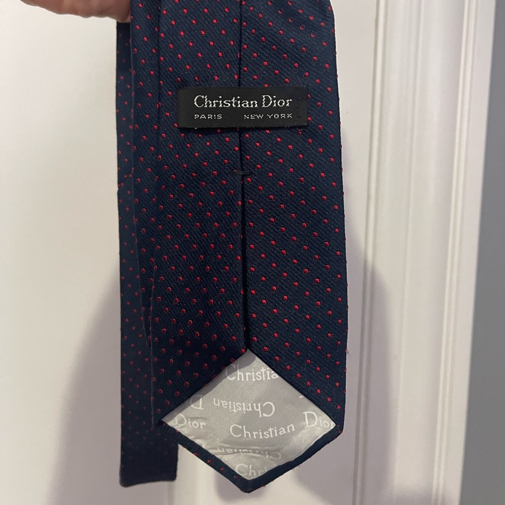 Christian Dior Tie Navy Blue with red tiny spots Sz Os - Picture 11 of 13